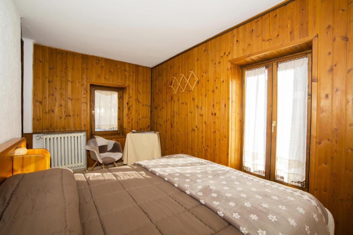Joli Hotel